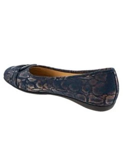 Trotters Sizzle Signature Flat 17 Trotters Sizzle Signature Flat -Sam Edelman Store 15876270 fpx